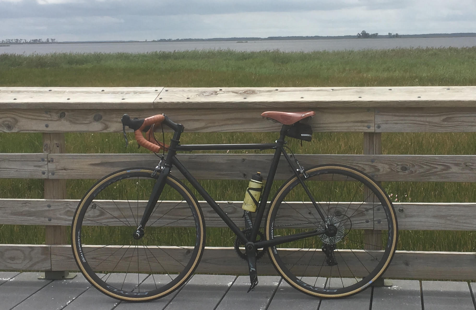Bike_on_trail